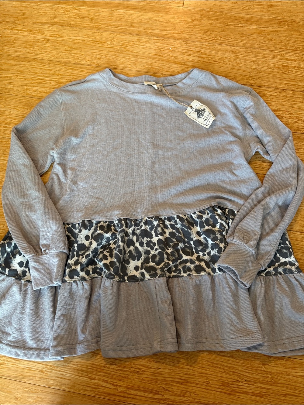 NWT Easel Gray Leopard Colorblock Tiered Ruffle Top - Small boho peasant animal
